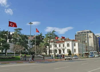 Sokağa çıkma kısıtlaması öncesi Heykel’de son durum