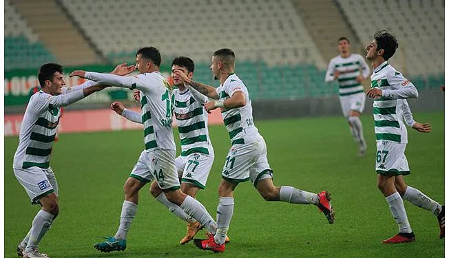 Bursaspor’u genç oyuncuları sırtlıyor
