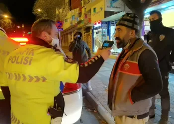 Bursa’da polis numara sandı: “Çok sıkıştım, buraya mı yapayım?”