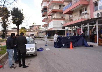 Babasını sopayla döverek öldürdü