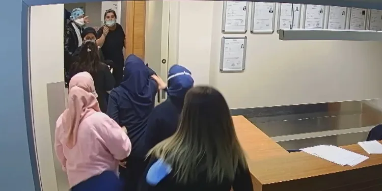 Bursa’da hemşireyi “seni öldürürüm” diye darp etti