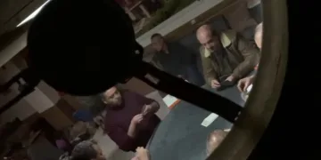 Havalandırma deliğinden görüntülendiler