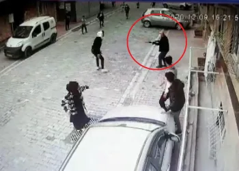 Top oynayan çocuklara sinirlendi, pompalıyla saldırdı