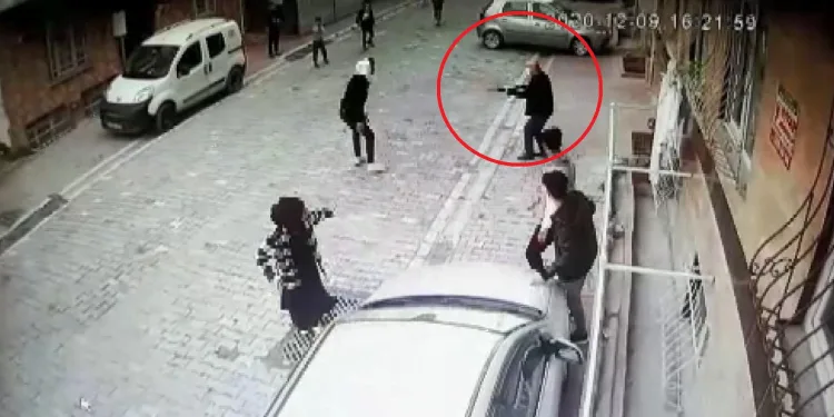 Top oynayan çocuklara sinirlendi, pompalıyla saldırdı