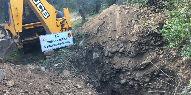 Bursa’da bu sefer iş makinesiyle suçüstü