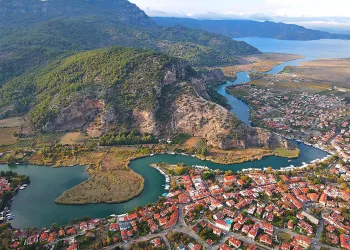 Dalyan’daki antik kent ve tepenin caretta caretta şeklinde olduğu görüldü