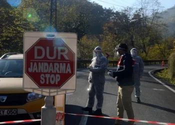 Karantinayı duyan mahalleden kaçtı