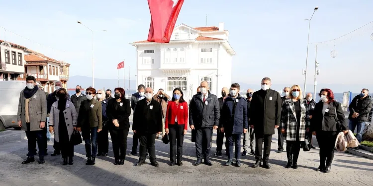 İsmet İnönü Mudanya’da anıtı önünde anıldı