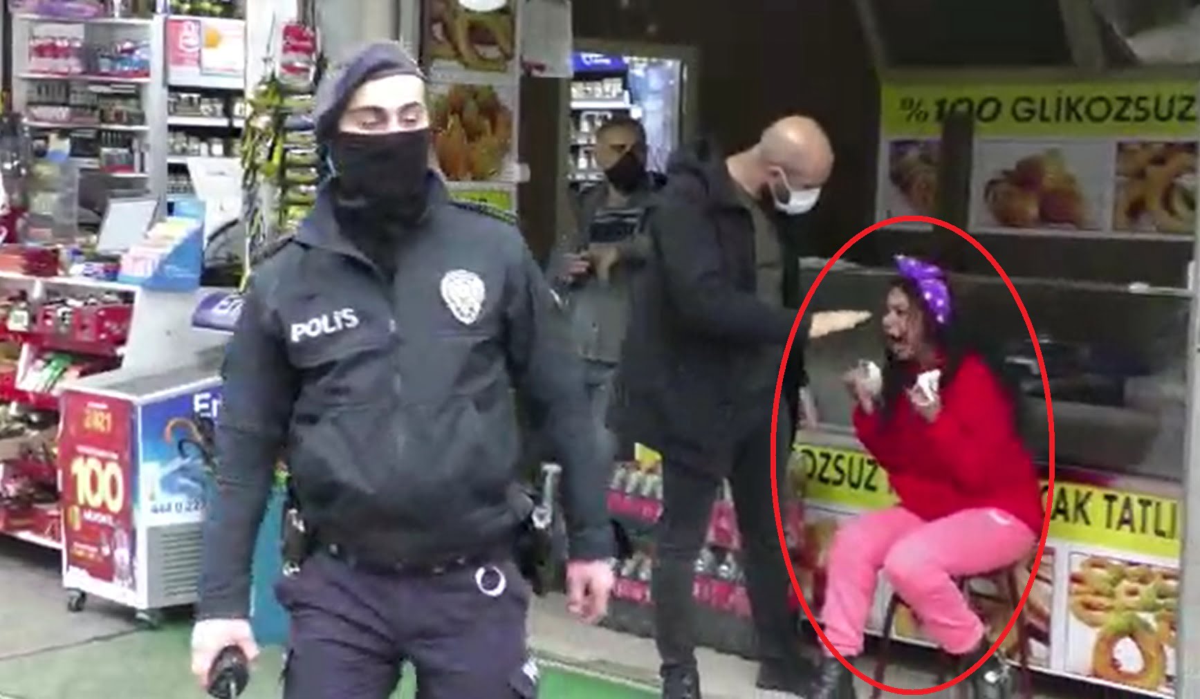 Maske uyarısı yapan polise saldırıp kaçmaya çalıştı