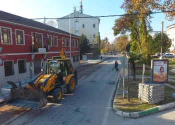 Gürsu’da tarihi meydan gün yüzüne çıkıyor