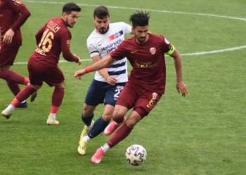 İnegölspor’da kötü gidiş devam ediyor. H.Trabzonspor’a kendi sahasında 1-0 yenildiler