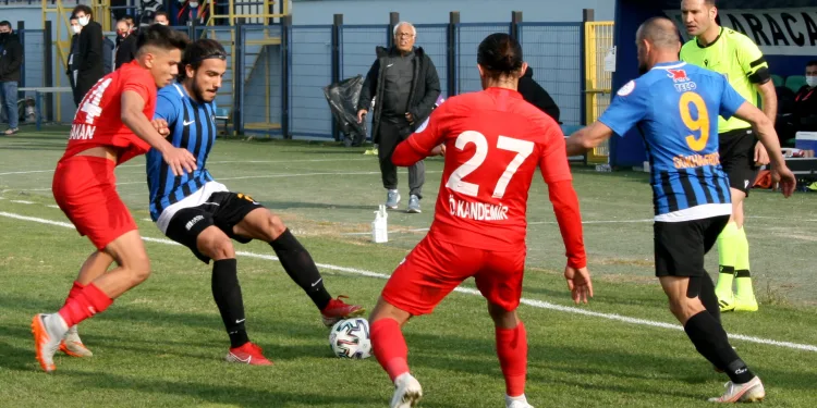 Karacabey Belediyespor, kendi sahasında Pendikspor’u 1-0 yendi