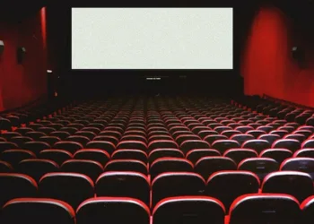Sinemaların açılış tarihi ertelendi
