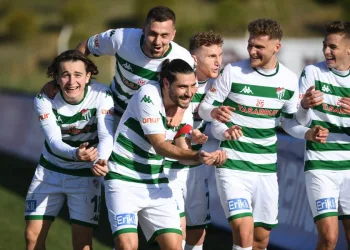 Bursaspor Bandırma deplasmanında 3 puana 2 golle ulaştı