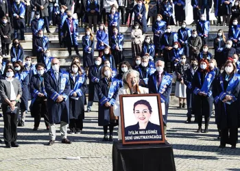Öldürülen Dr. Öğretim Üyesi Aylin Sözer için tören düzenlendi
