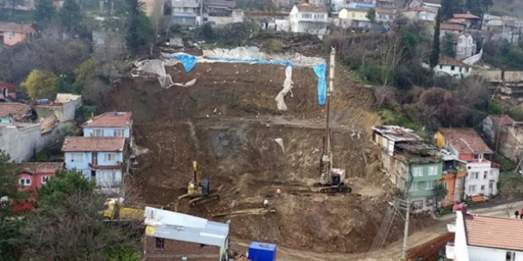 Mollaraarap’ta heyelan bölgesi riskli alan ilan ediliyor