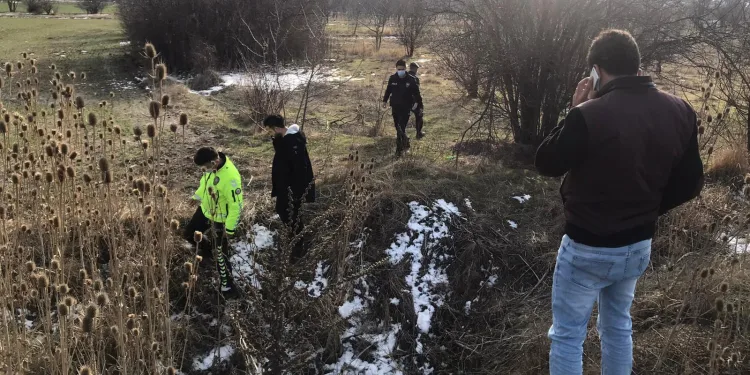 14 yaşındaki çocuk, babasıyla tartışan şoförlere ateş açtı: 1 ölü