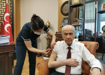 MHP Lideri Bahçeli aşı oldu