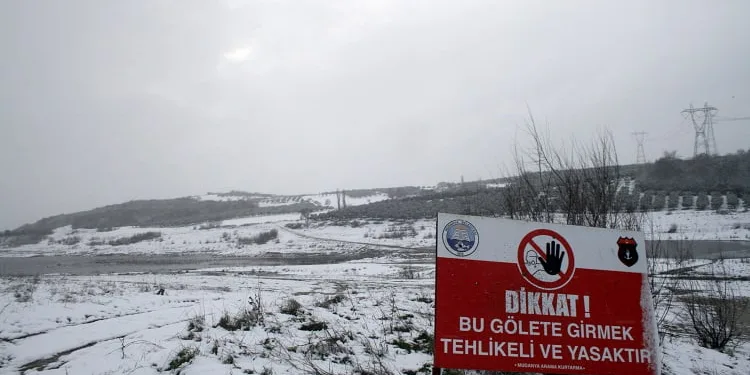 Kar, Bursa’da can suyu oldu