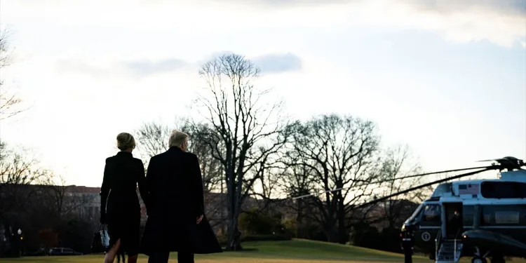 Donald Trump Beyaz Saray’dan ayrıldı