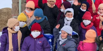 Bursa’da hayırsever, babasının doğum gününü Ağrı’daki öğrencilere hediye göndererek kutladı