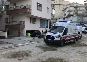 Apartman garajında 3 gencin cesedi bulundu