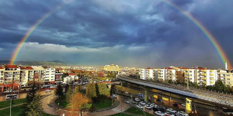 Bursa’da yağmur sonrası gökkuşağı büyüledi