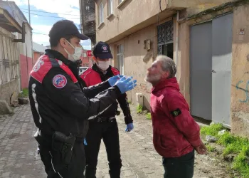 Yavru köpeklere istismardan gözaltına alındı