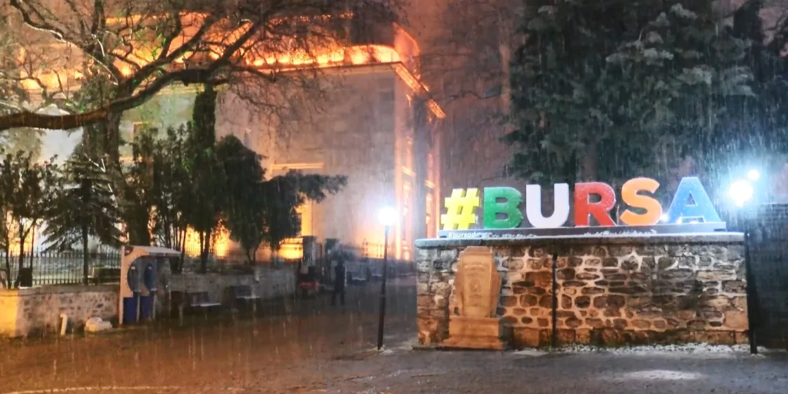 Bursa’ya mevsimin ilk karı yağdı
