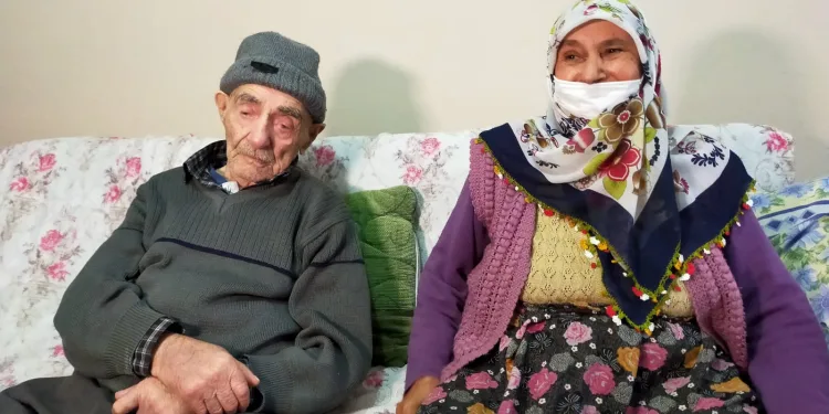 Bursa’da 93’lük Kore Gazisi ve eşi virüsü yendi