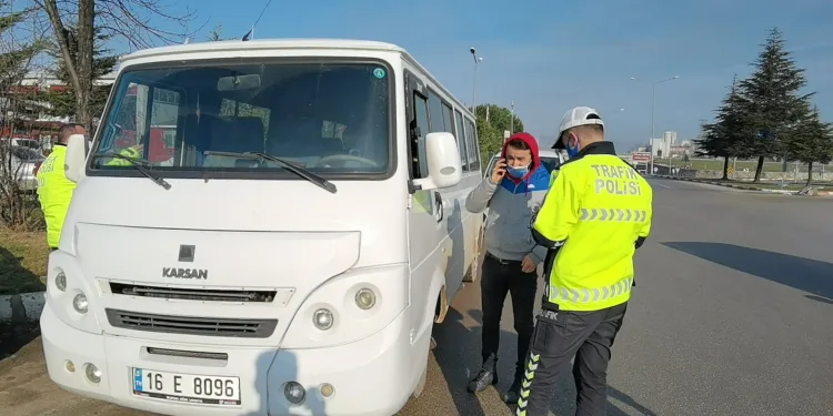 Bursa’da korsan taşımacılık! Trafikten men edildi