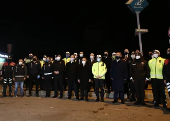 Eminyet Genel Müdürü 2021’e Bursa’da denetim gerçekleştiren polislerle girdi