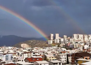 Bursa’da gökkuşağı kartpostallık görüntü oluşturdu