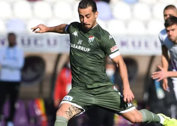 Bursasporlu futbolcu Emirhan Aydoğan: “Yolumuz uzun”