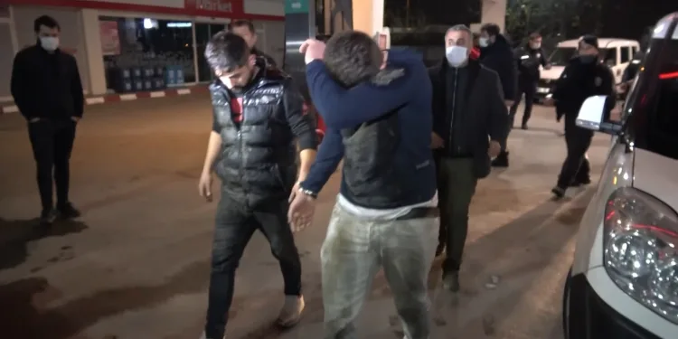 Eşinin ihbarıyla yakalandı üzerinden uyuşturucu çıktı