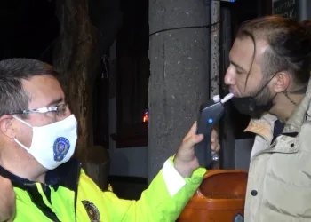 Bursa’da polise yakalanınca suçu arkadaşına attı