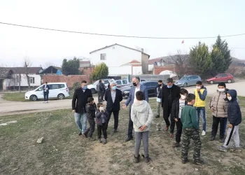 Başkan Taban saha isteyen çocuklarla buluştu
