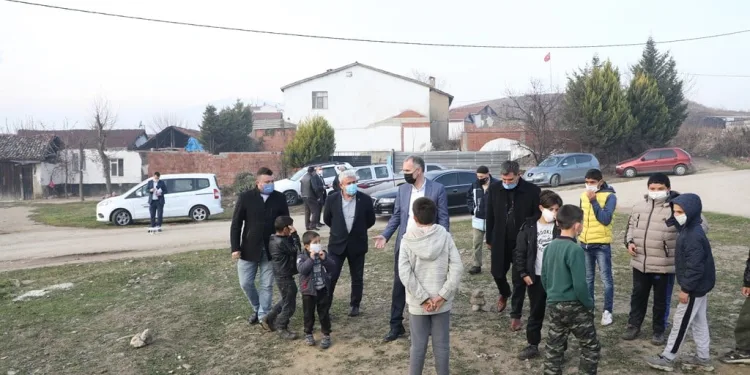 Başkan Taban saha isteyen çocuklarla buluştu