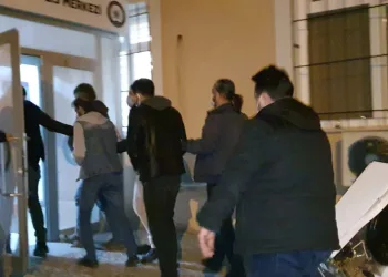Bursa’da çaldıklarıyla gözaltına alındılar