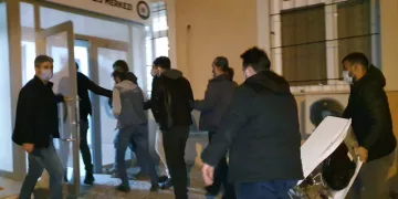 Bursa’da çaldıklarıyla gözaltına alındılar