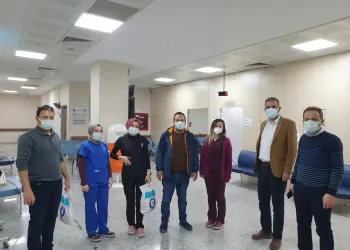 Bursa’da sağlık çalışanlarına sendikadan moral ziyareti