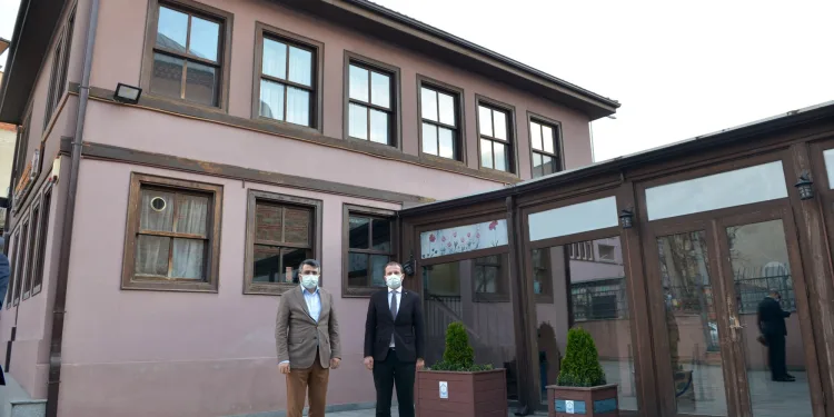 İncirli Kültür Merkezi gün sayıyor