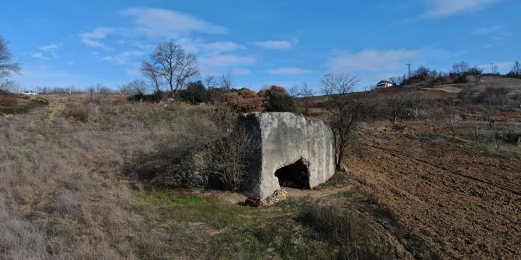 2 bin yıllık kaya mezarın sırrı ortaya çıktı