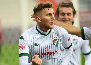 Bursaspor, Antalyaspor’un 8 galibiyet önünde
