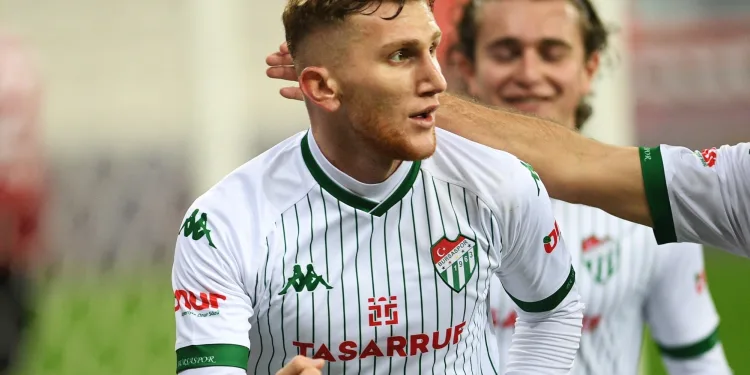 Bursaspor, Antalyaspor’un 8 galibiyet önünde