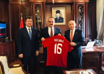 TFF Başkanı Nihat Özdemir, Bursa’da önemli ziyaretler gerçekleştirdi