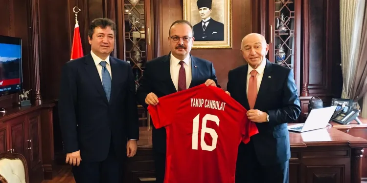 TFF Başkanı Nihat Özdemir, Bursa’da önemli ziyaretler gerçekleştirdi