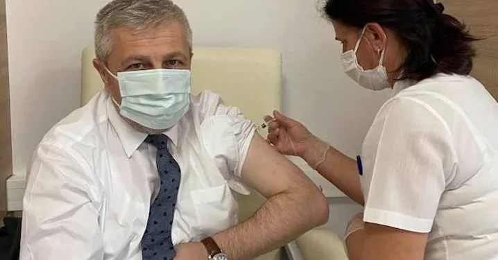 Bursa İl Sağlık Müdürü ikinci doz aşıyı oldu