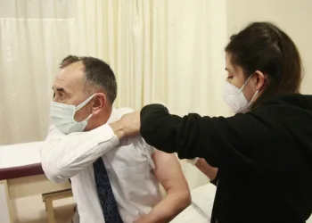 Orhangazi’de ilk aşılar sağlık çalışanlarına yapıldı
