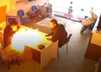 Bursa’da tamir ettiği tablet bomba gibi patladı